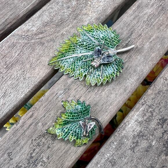 Vintage Plique-à-Jour Enamel 800 Silver Leaf Brooch with Bug Design - Picture 10 of 11